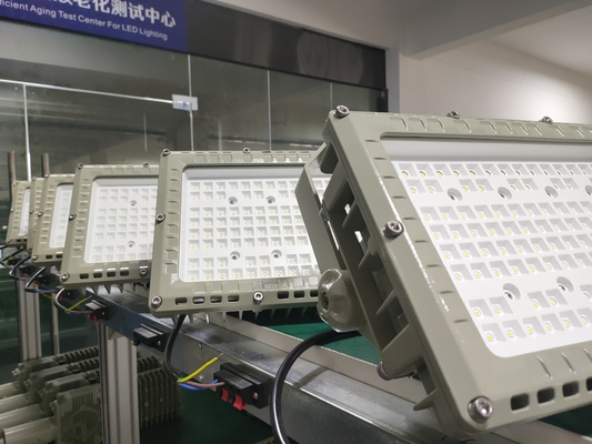 چراغ های LED ضد شعله ضد انفجار 200 واتی Ip66 مورد تایید ATEX