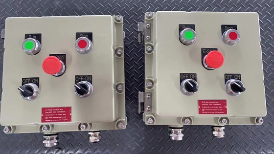 IP65 فولاد ضد زنگ دیوار نصب پنل کنترل الکتریکی محفظه AC 220V / 380V Ex پنل کنترل ضد زنگ