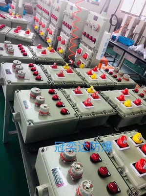 IP65 فولاد ضد زنگ دیوار نصب پنل کنترل الکتریکی محفظه AC 220V / 380V Ex پنل کنترل ضد زنگ