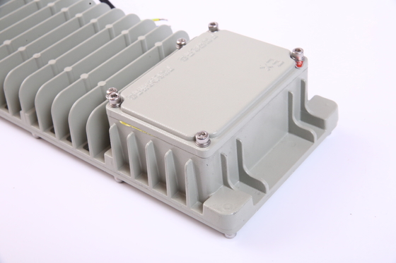IP66 و WF2 سطح حفاظت ضد انفجار نور خطی LED 100-277VAC کارایی 100lm/W برای مناطق صنعتی