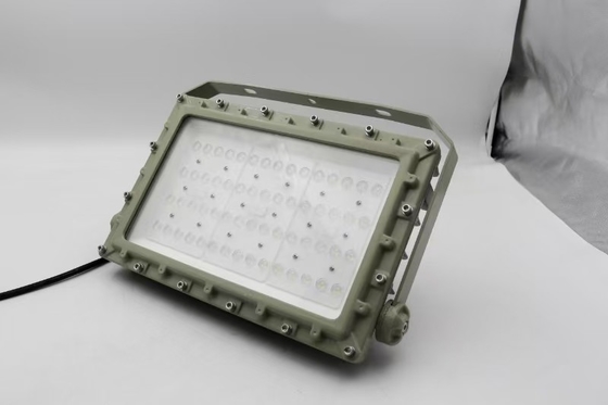 چراغ ضد انفجار AC100-277V ولتاژ 50w و سطح حفاظت IP66 برای گاز نفتی و مناطق صنعتی