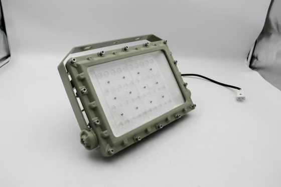 GYD7204 100-240VAC 50-60HZ 250W چراغ ضد انفجار LED 135lm / W 5700K 5 سال گارانتی