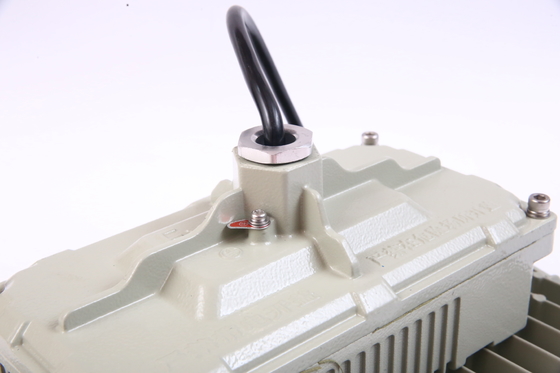 چراغ ضد انفجار AC100-277V ولتاژ 50w و سطح حفاظت IP66 برای گاز نفتی و مناطق صنعتی