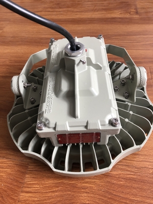 IP66 150 وات چراغ های ضد انفجار با کارایی 135lm / w برای مناطق صنعتی و پتروشیمی
