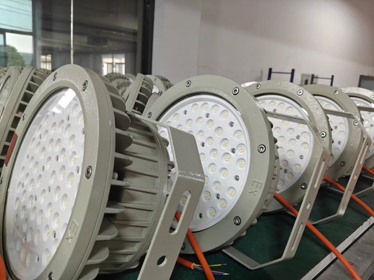 چراغ های LED آلومینیومی با براکت 50000 ساعت طول عمر