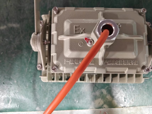 ATEX IECEx RoHS ISO9001 50W چراغ ضد انفجار LED برای تجهیزات زباله های خطرناک