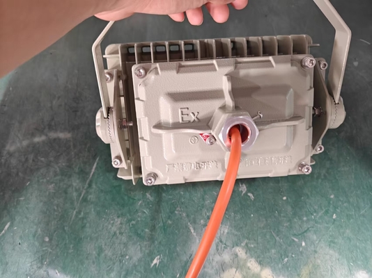 ATEX IECEx RoHS ISO9001 50W چراغ ضد انفجار LED برای تجهیزات زباله های خطرناک