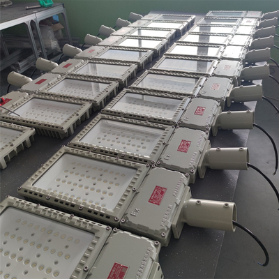 لامپ 250w ضد انفجار LED Street Light برای پالایشگاه 100-277v 130lm/W ATEX/IECEx/RoHS تایید شده