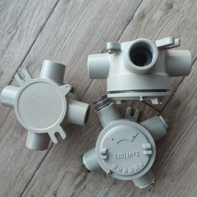 اسپری الکترواستاتیک 4 " 1" جعبه اتصال ضد انفجار ATEX IECEx کلاس I Div 1 II B II C IP66 برای مکان های خطرناک گاز نفتی