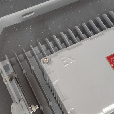 چراغ سیلاب LED ضد انفجار 200 وات با گواهی ATEX، راه حل روشنایی ضد شعله برای پتروشیمی، خروجی نور 160lm/W