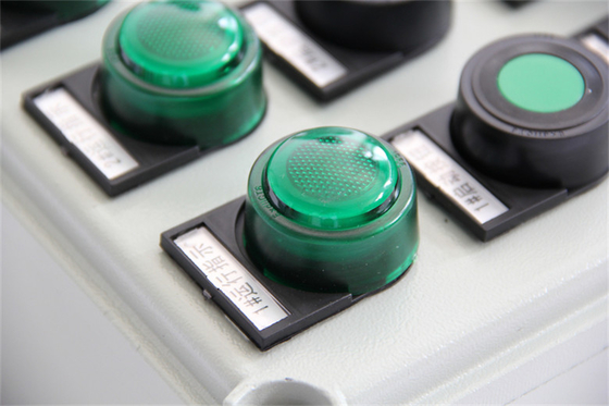 ATEX محوطه ایستگاه کنترل ضد انفجار پنل کنترل صنعتی برای منطقه خطرناک1 چراغ ضد شعله 10A AC220v