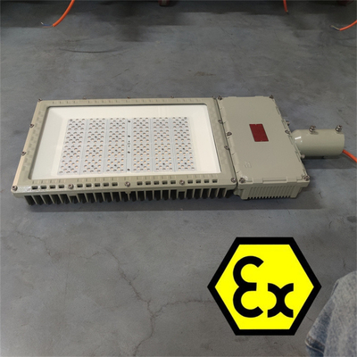 ATEX 220V 380V نور ضد انفجار LED آلومینیوم درجه دریایی IP66 WF2 برای صنعت نفت و گاز