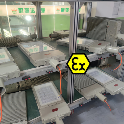 چراغ فلد ضد انفجار LED CNEX / IECEx / ATEX تایید شده نصب هوشمند طول عمر طولانی ایده آل برای محیط های کاری خطرناک
