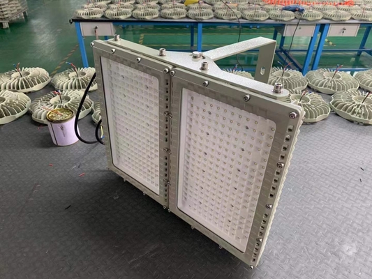ضد انفجار 3000-5700K آلومینیوم LED چراغ سیلاب برای پالایشگاه های گاز نفتی IP66 گواهینامه