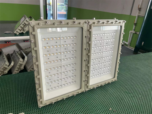 300-500 وات نور ضد انفجار ضد سیلاب ضد آب ضد خوردگی 140lm / W 220v 380v