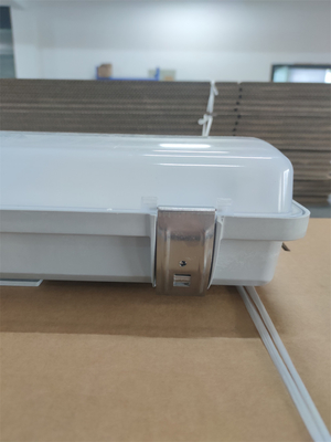 2*36W نور فلورسنت ضد انفجار IP66 WF2 سطح حفاظت IECEx برای منطقه1 2 منطقه21 22 محیط خطرناک