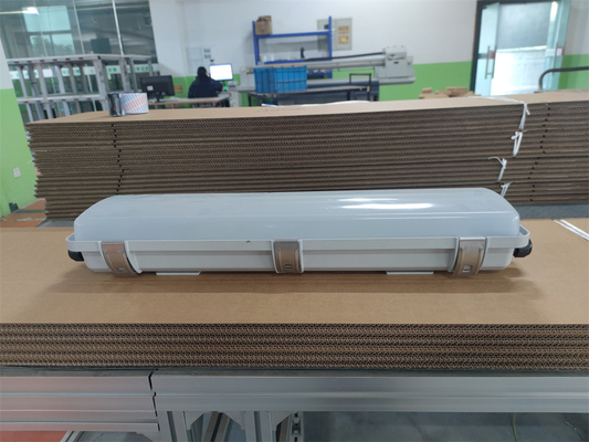 2*18w/2*36w نور فلورسنت ضد انفجار IP66 WF2 سطح حفاظت CRI بالا Ra≥70
