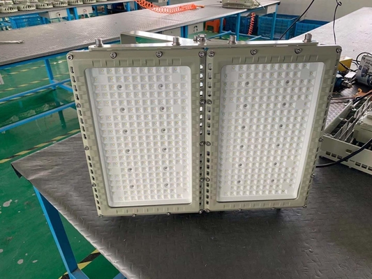 نور فلود LED ضد انفجار و ولتاژ قابل تنظیم سرور OEM AC90-380V