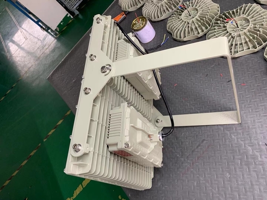 نور فلود LED ضد انفجار و ولتاژ قابل تنظیم سرور OEM AC90-380V