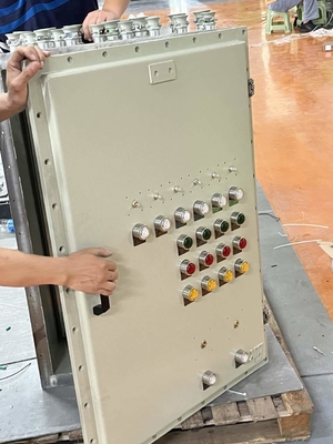 جعبه توزیع روشنایی ضد انفجار سری ATEX CNEX CXM Ex D IIC IP66 آلومینیومی ایده آل برای مناطق خطرناک