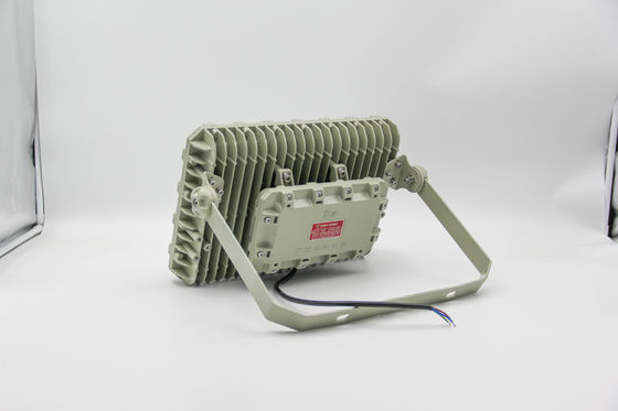 چراغ فلج ضد شعله ای LED ️ صرفه جویی در انرژی، IP66 برای کارخانه های شیمیایی و سیستم عامل های دریایی