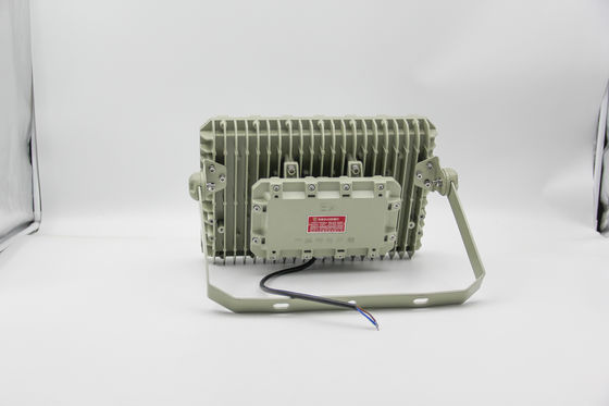 چراغ فلج ضد شعله ای LED ️ صرفه جویی در انرژی، IP66 برای کارخانه های شیمیایی و سیستم عامل های دریایی