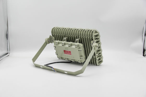 چراغ فلج ضد شعله ای LED ️ صرفه جویی در انرژی، IP66 برای کارخانه های شیمیایی و سیستم عامل های دریایی