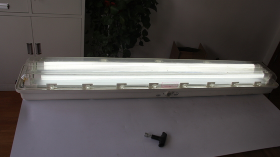 لامپ خطی ضد آب LED ضد انفجار برای سیستم های نفتی، کارخانه های شیمیایی و پمپ های بنزین ATEX/IECEx/CNEX گواهی شده، انرژی کارآمد، پایدار و آسان نصب