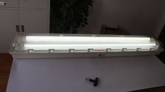 برای مناطق خطرناک کارخانه های شیمیایی نفت و گاز معدن تاسیسات دریایی ضد انفجار نور خطی LED نور صنعتی درجه IP66 نورپردازی طراحی کارآمد انرژی کاهش می دهد دوامدار 0.6/1.2m ATEX / IECEx / CNEX