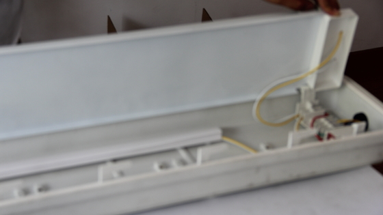 دوام ATEX/IECEx/CNEX نور خطی ضد انفجار LED درجه صنعتی IP66 روشنایی برای مناطق خطرناک کارخانه های شیمیایی نفت و گاز معدن تاسیسات دریایی طراحی کارآمد انرژی کاهش می دهد