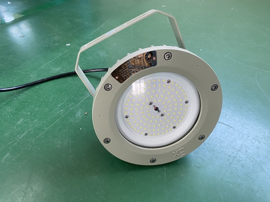 نور بالا LED ضد انفجار درجه صنعتی IP66 ضد آب 100W-200W با گواهینامه ATEX CNEX برای برنامه های خطرناک منطقه 1 و 2
