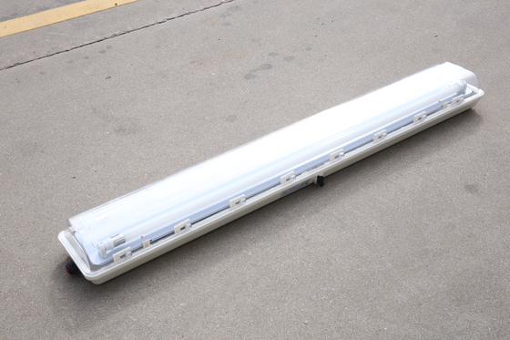 ATEX 1200mm طول 2 * 18w لوله دوگانه ضد انفجار نور خطی LED برای منطقه1 و 2، منطقه 21 و 22