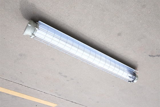 چراغ روشنایی لامپ با راندمان 100lm/w چراغ‌های LED ضد انفجار High Bay با پشتیبان باتری اختیاری