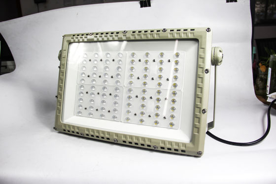 چراغ خیابانی LED ضد انفجار IECEx 250 وات | روشنایی ضد انفجار برای سایت های نفت، گاز و مواد شیمیایی