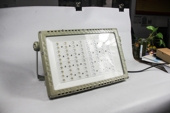 ATEX چراغ LED ضد شعله 250W ♪ IECEx گواهینامه نوردهی ضد انفجار برای مناطق خطرناک 1 و 2
