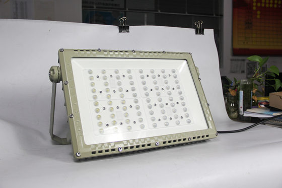 ATEX چراغ LED ضد شعله 250W ♪ IECEx گواهینامه نوردهی ضد انفجار برای مناطق خطرناک 1 و 2