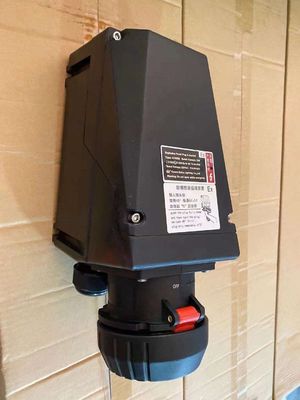 دوشاخه و پریز با دوام بالا و مناسب برای محیط‌های کاری خطرناک