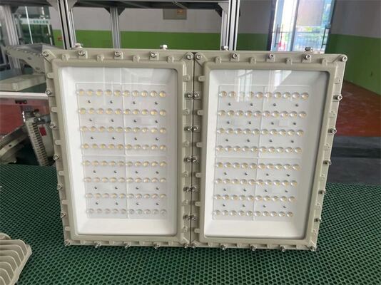 چراغ سیلابی صنعتی ضد انفجار IP66، ATEX 50-240 وات، بهره نوری 140 لومن بر وات، واجد شرایط IECEx منطقه 1 و 2، گارانتی خدمات 5 ساله