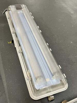 IECEx ATEX منطقه 1 منطقه 2 گواهینامه IP66 10W 18W 36W نور خطی LED ضد انفجار با باتری اضطراری