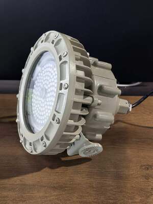 ATEX/IECEx منطقه 1/2/21/22 ضد انفجار ضد شعله ای چراغ های LED 6000k 150w روشنایی معدن