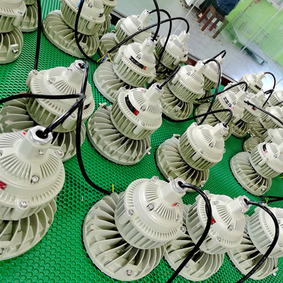 چراغ ضد انفجار IP66 LED در فضای باز برای مناطق کار خطرناک گواهی شده معدن زغال سنگ گاز طبیعی روغن صرفه جویی در انرژی پایدار