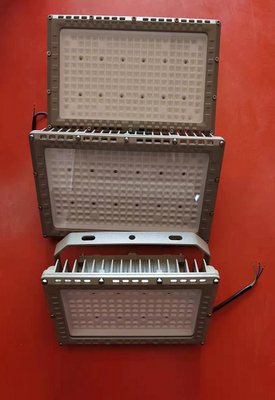 نورپردازی صنعت شیمیایی Ip66 نور ضد انفجار LED 50w 100w 150w 200w نور ضد انفجار